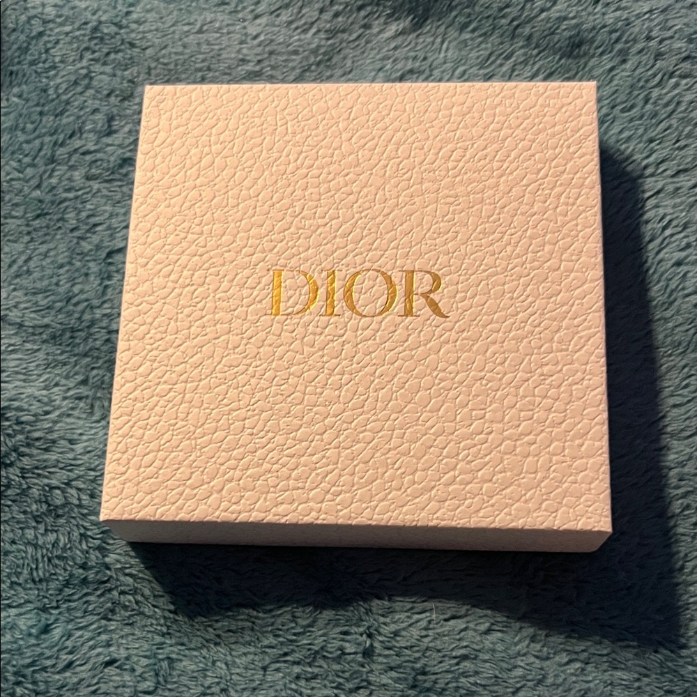 Dior Gold and White Pearl Charm Bracelet - Picture 3 of 4